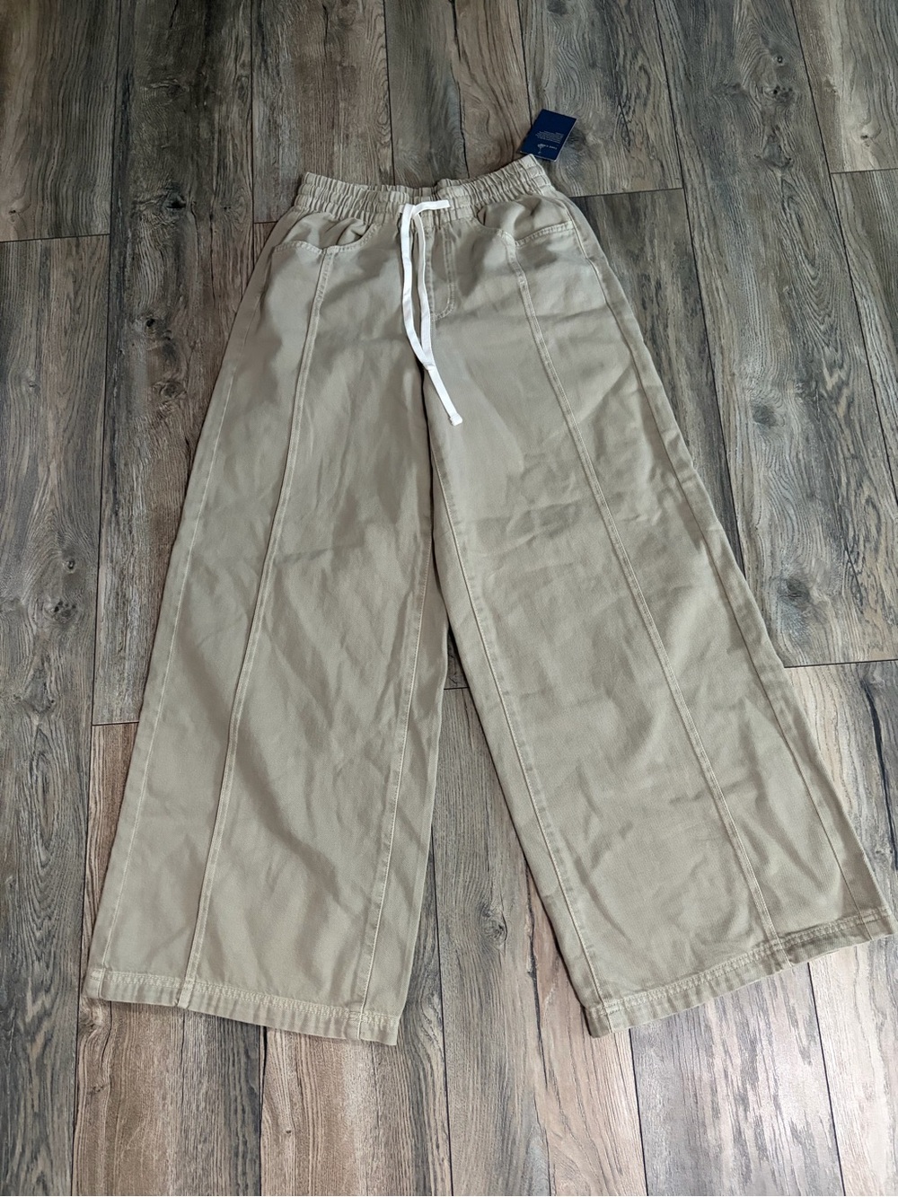 Universal Thread Men's Wide-Leg Drawstring Chinos in Tan